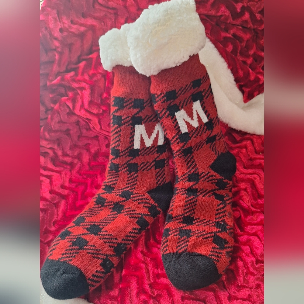 Cozy Red and Black Plaid "M" Women's Holiday Socks Fluffy Cozy NWOT